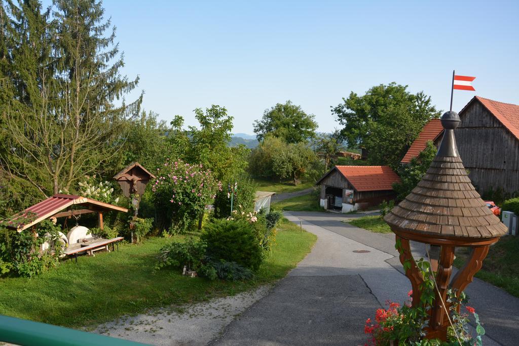 Gaestehaus Schmid Lejlighed Sankt Johann im Saggautal Eksteriør billede