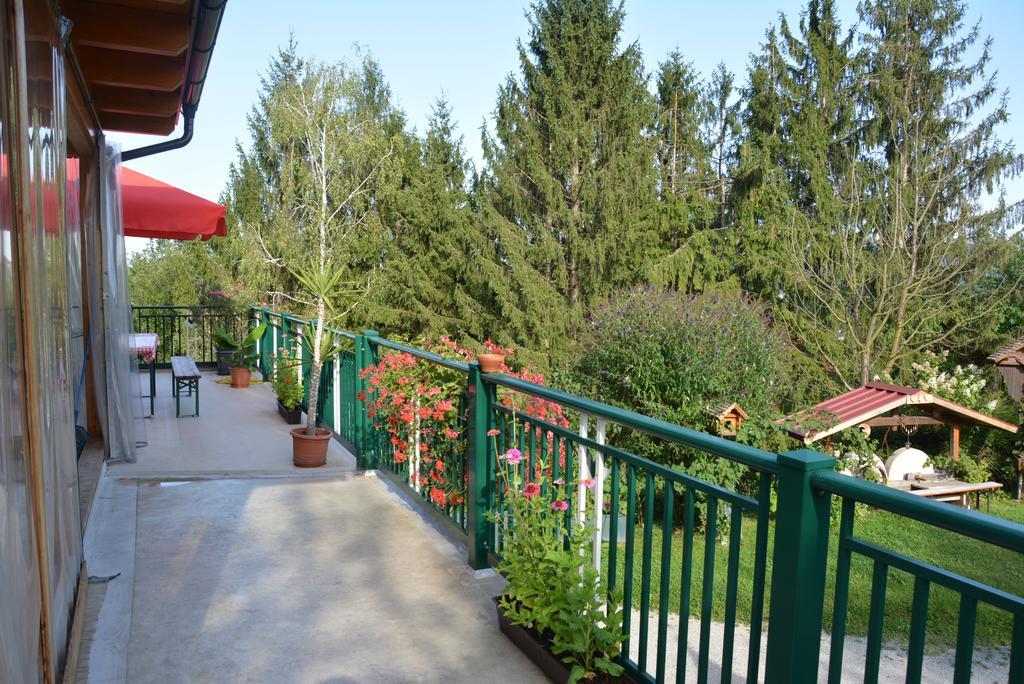 Gaestehaus Schmid Sankt Johann im Saggautal Eksteriør billede